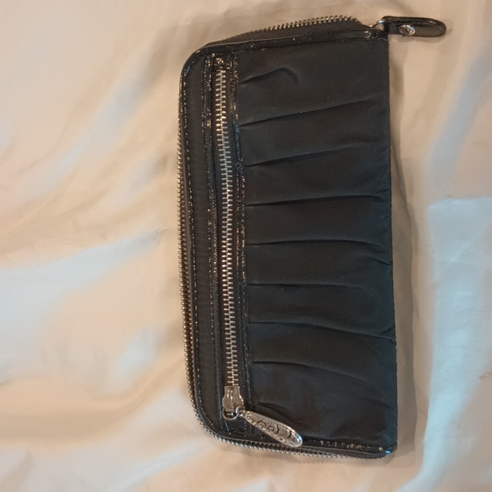 Brighton wallet